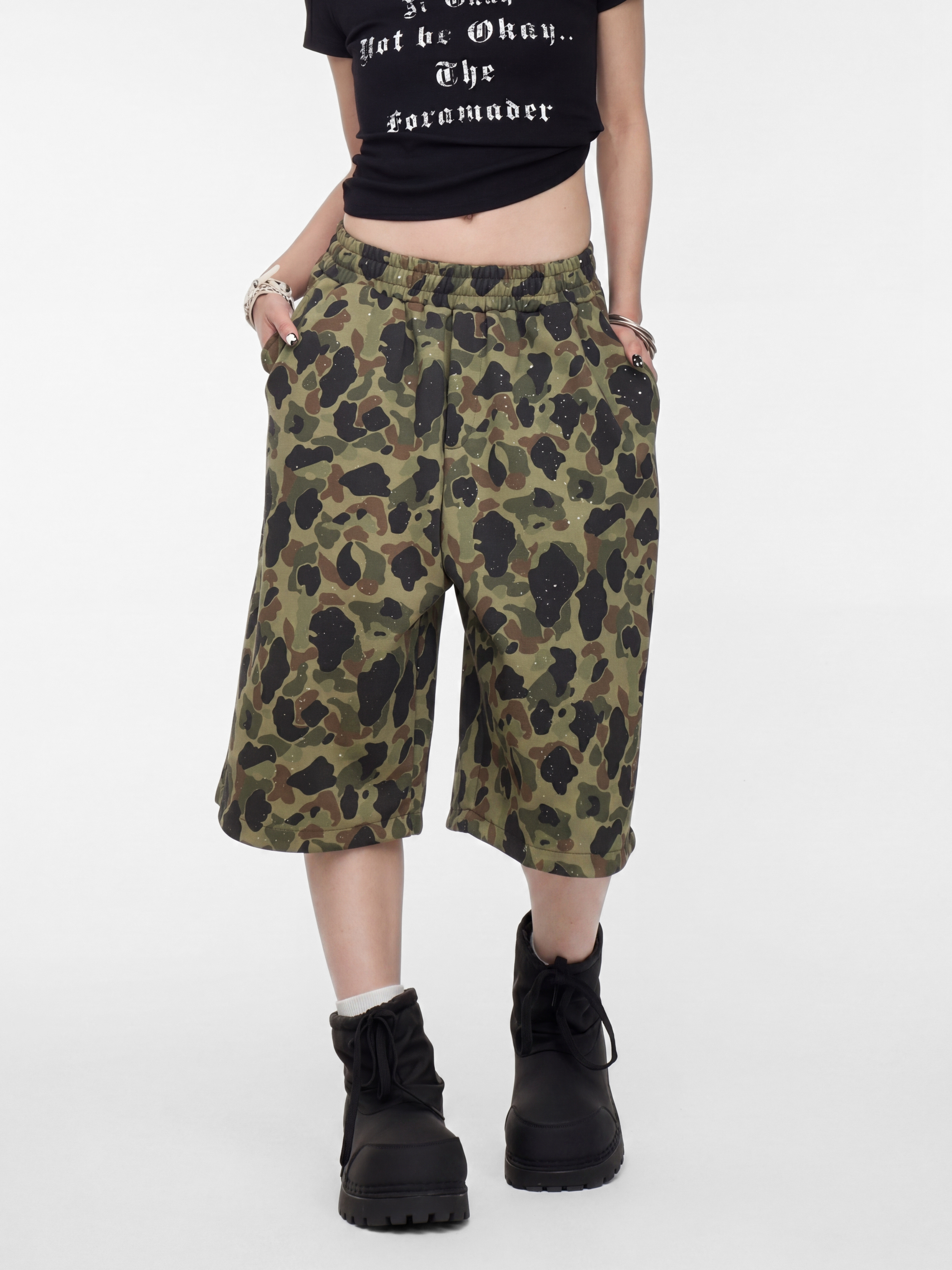 Underflow - Women's Camouflage Elastic Waist Wide-Leg Cropped Pants