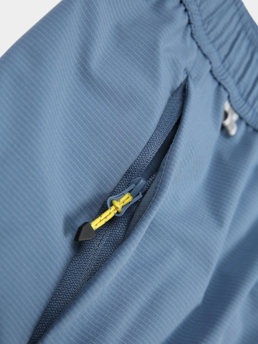 AlpGear - Unisex Quick-Dry 2-in-1 Anti-Exposure Athletic Shorts